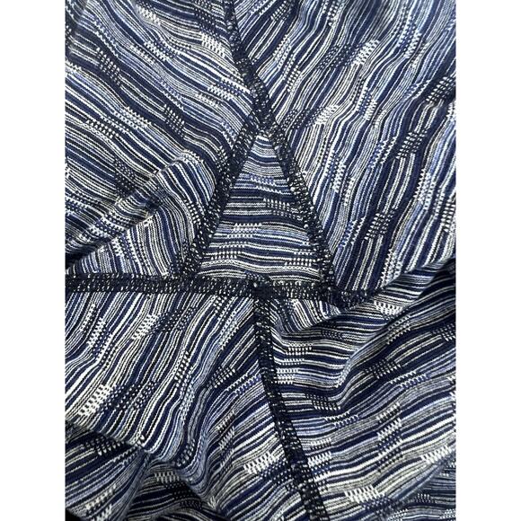 Lululemon Size 4 Wunder Under Blue Cyber Stripe Crop Capri Leggings Active - Picture 5 of 8